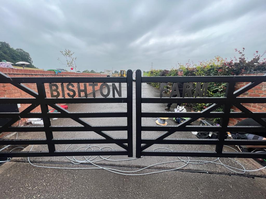 Metal Gates & Fencing