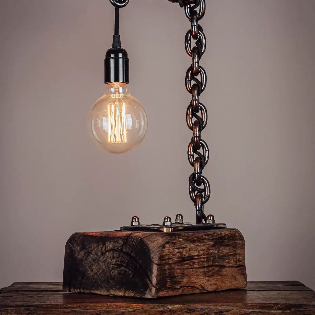 Dropchain Lamp 1