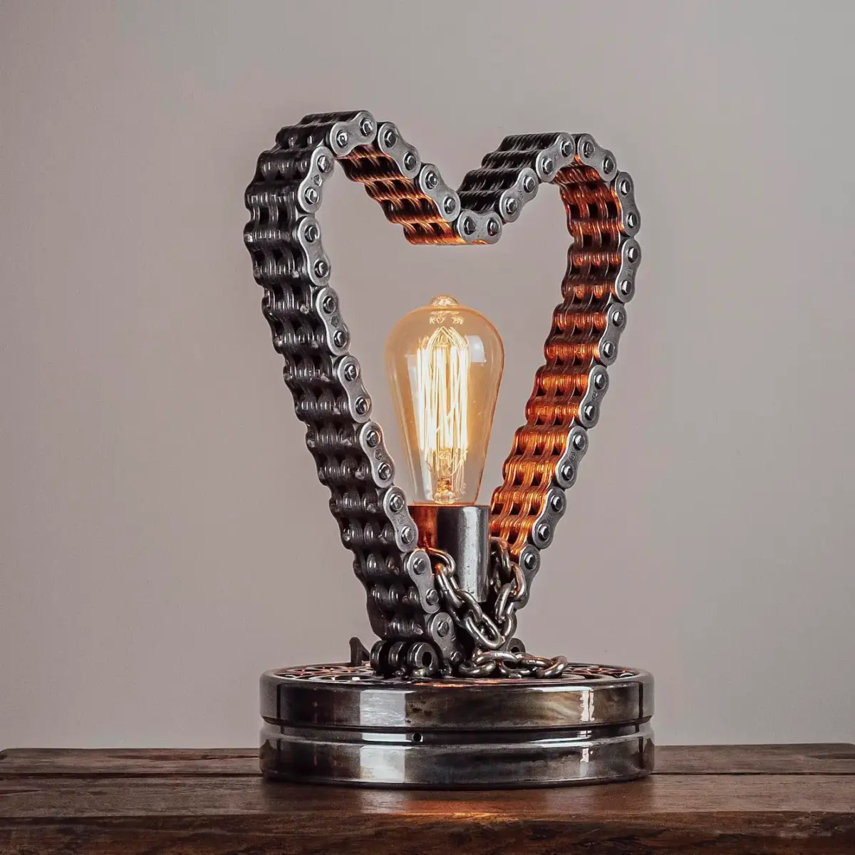 Heartchain Lamp 1