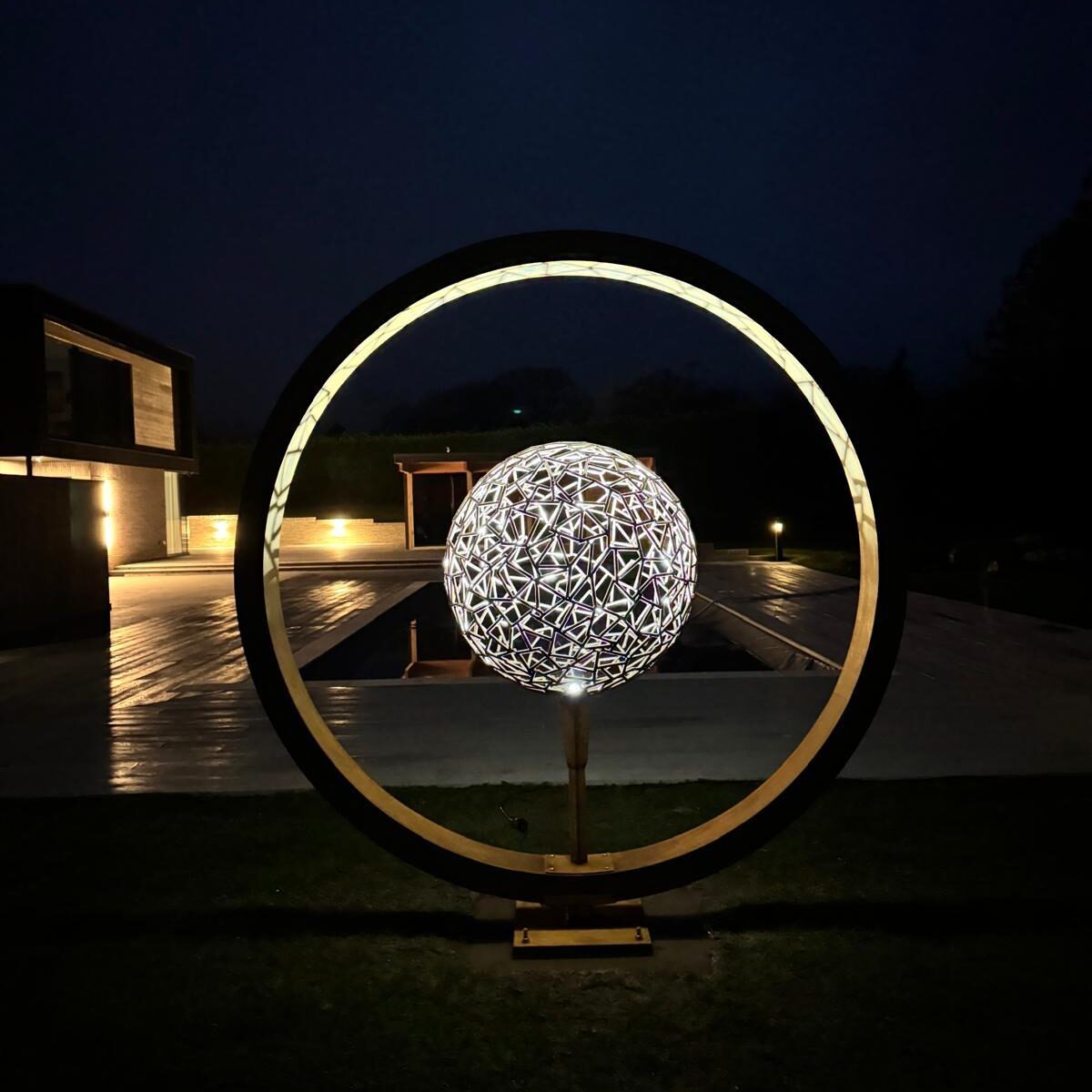 Moon Gate with Lattice Sphere 6