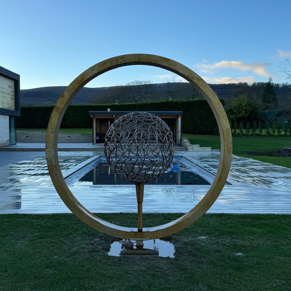 Moon Gate with Lattice Sphere 1