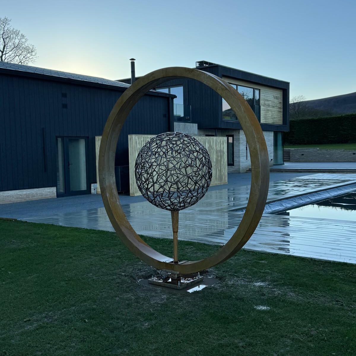 Moon Gate with Lattice Sphere 3